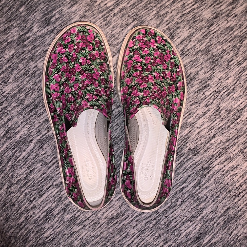 Crocs slip on